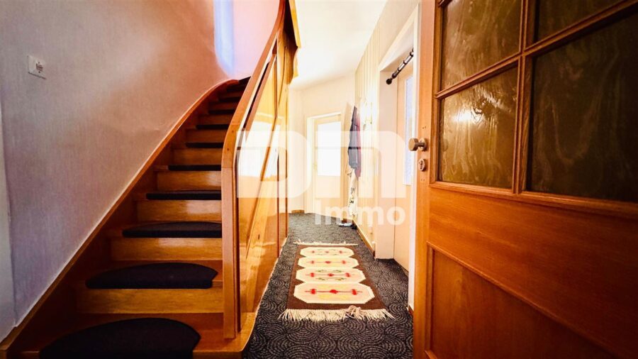 (R)eserviert!!!Modernisiertes Ein- bis Zweifamilienhaus mit Anbau BJ 1992 + 2. Baugrundstück - EG G1 Bestand Flur / Diele / Treppenaufgang